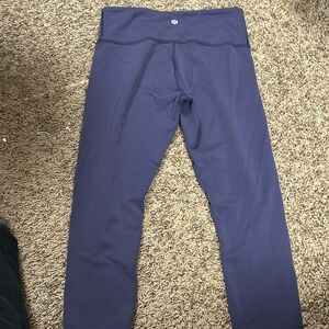 Lululemon Capri navy pants size 6